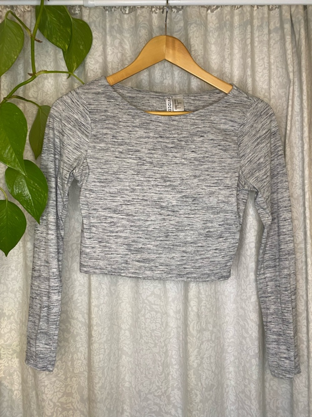 H&M Gray Marled Long-Sleeve Crop Top